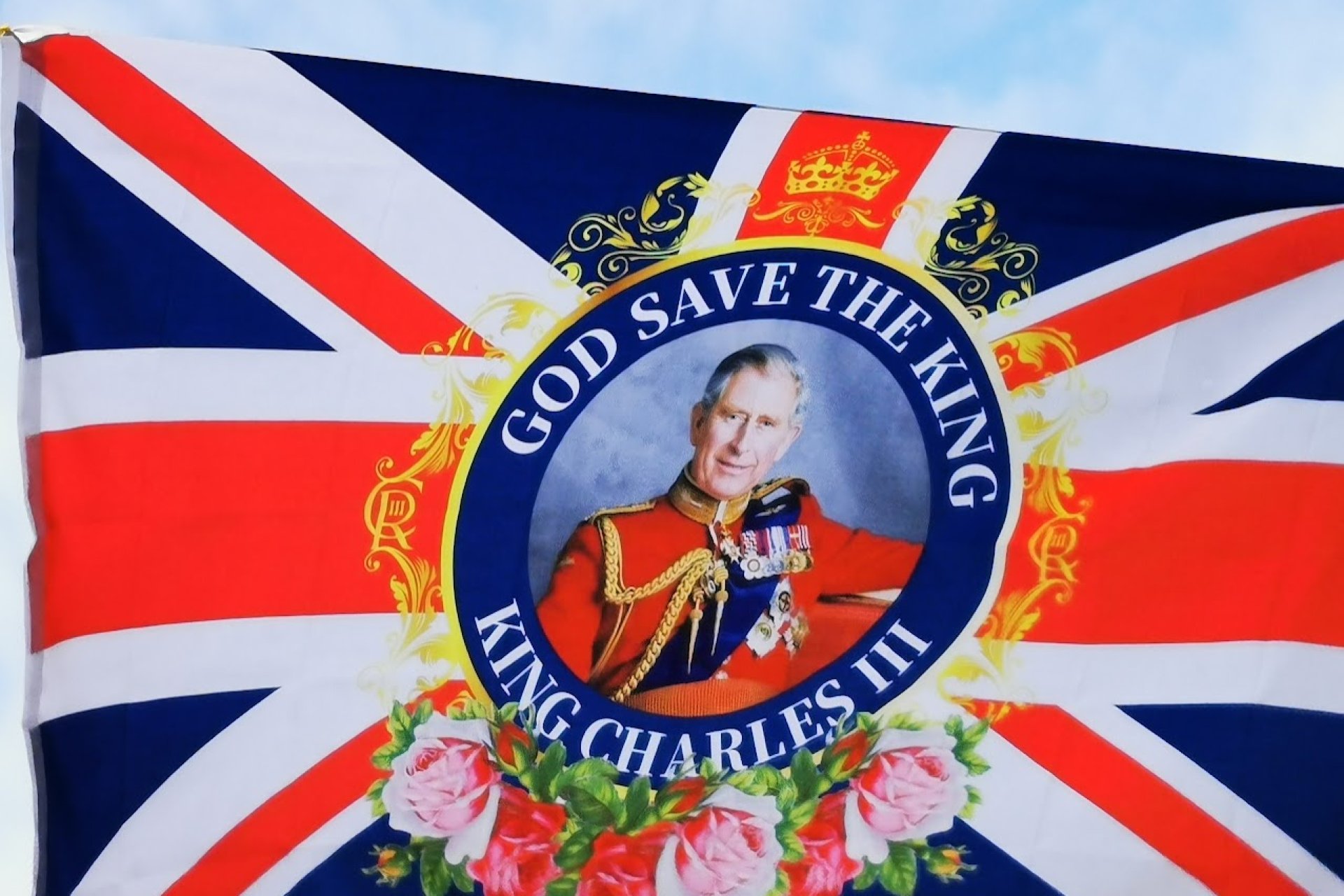 UK Economy Shrinks as Consumer Demand and Manufacturing Recovery Falter